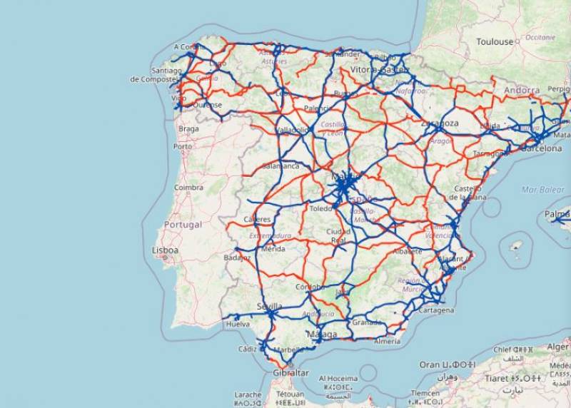 Where to get real-time traffic updates on travel and roads when driving in Spain