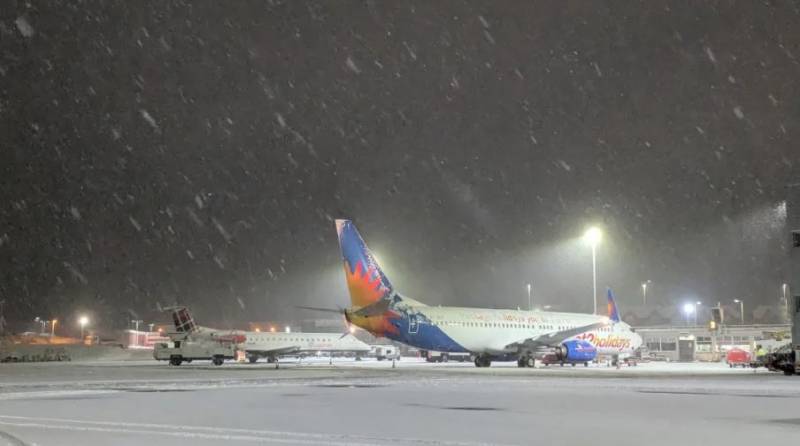 UK snowstorm causes transport chaos with dozens of flights to Spain cancelled or delayed