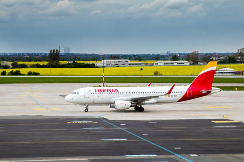 Passenger jumps from plane bound for Spain moments before take-off