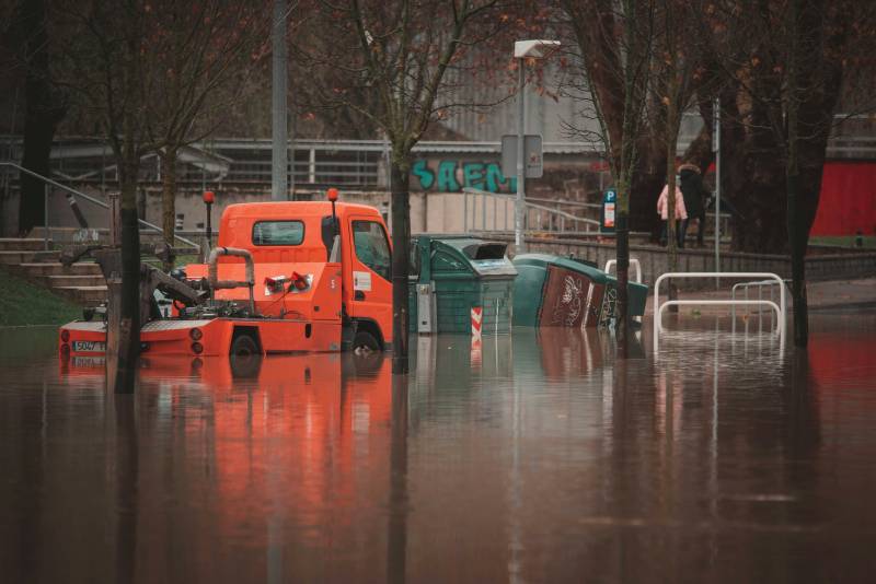 Severe weather in Alicante and Valencia: Heavy rainfall prompts alerts and safety measures