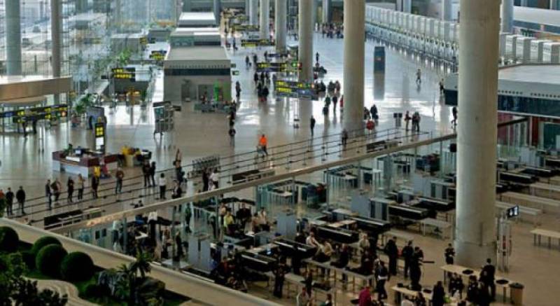 Business as usual at Malaga Airport, but blackout road chaos grounds hundreds of passengers