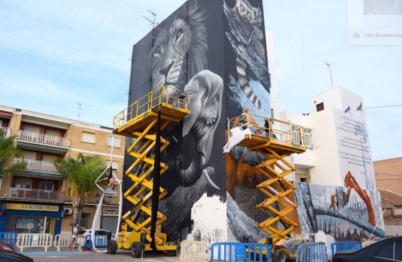 June 21 Free guided cycling tour of open-air urban art in Los Alcazares