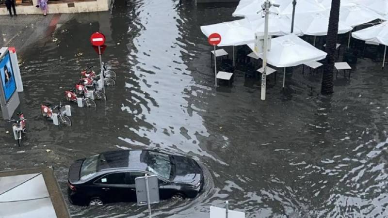 WATCH: Cars submerged and streets underwater as freak storm hits Andalucía