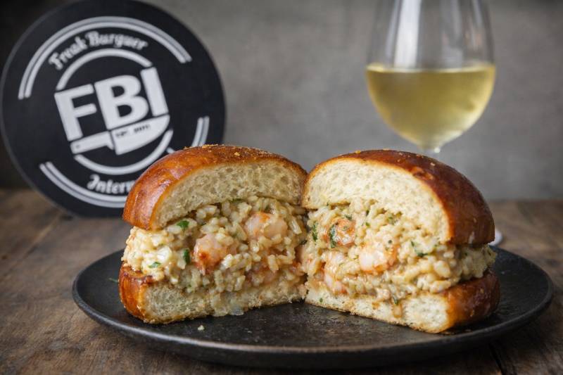 Mar Menor caldero burger divides opinion at Murcia's FBI restaurant